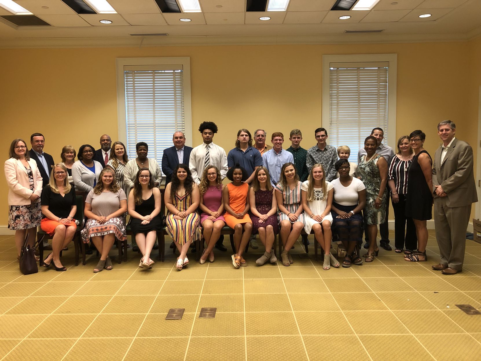 IDA provides dinner for HCHS leadership class